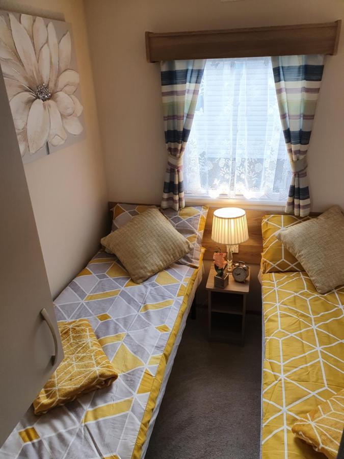Relaxing Breaks With Hot Tub At Tattershal Lakes 3 Bedroom Tattershall Exteriör bild